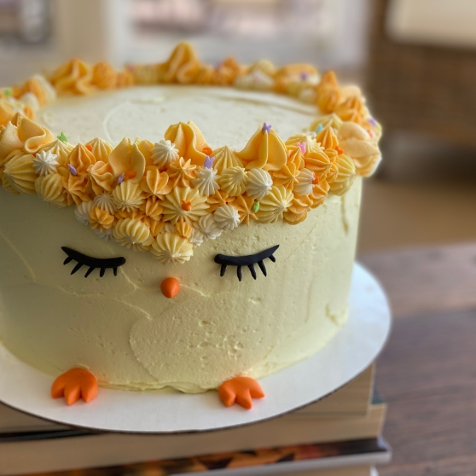 Image of cake that looks like a chick